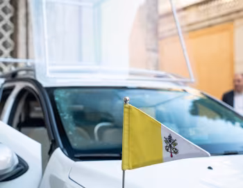 Dacia Duster Popemobile '2019
