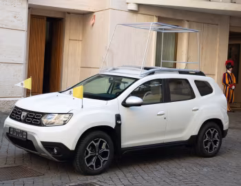 Dacia Duster Popemobile '2019