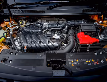 Под капотом Dacia Duster Prestige 4WD [UK-spec] '2018–21
