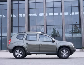 Dacia Duster Lauréate [UK-spec] '2014–17