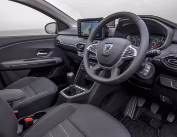 Интерьер Dacia Jogger "Extreme" [UK-spec] '03–06.2022