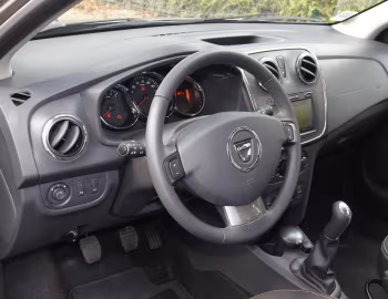 Интерьер Dacia Logan MCV '2013–16
