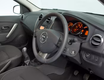 Інтер'єр Dacia Logan MCV [UK-spec] '2013–17