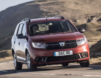 Dacia Logan MCV [UK-spec] '2017–21