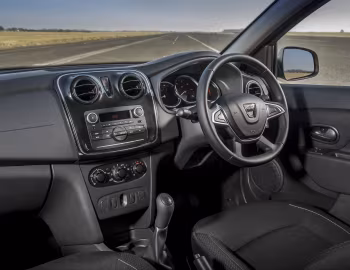 Інтер'єр Dacia Logan MCV [UK-spec] '2017–21