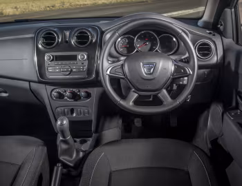 Торпедо Dacia Sandero [UK-spec] '2017–20