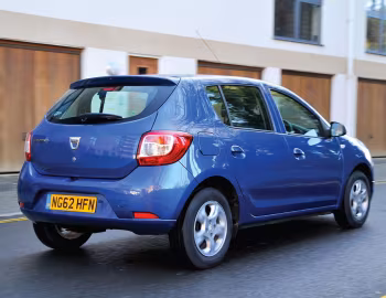Dacia Sandero Lauréate [UK-spec] '2013–16