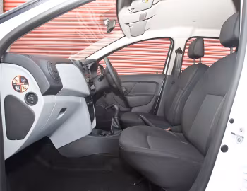 Interior Dacia Sandero Access [UK-spec] '2013–16