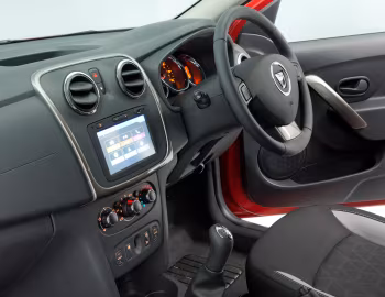 Інтер'єр Dacia Sandero Stepway [UK-spec] '2013–16
