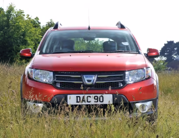 Dacia Sandero Stepway [UK-spec] '2013–16