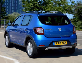 Dacia Sandero Stepway [UK-spec] '2013–16
