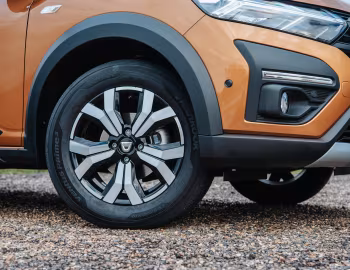Dacia Sandero Stepway [UK-spec] '2021–22
