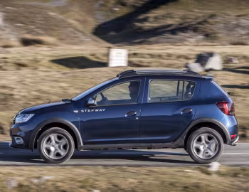 Dacia Sandero Stepway [UK-spec] '2017–20