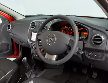 Інтер'єр Dacia Sandero Stepway [UK-spec] '2013–16