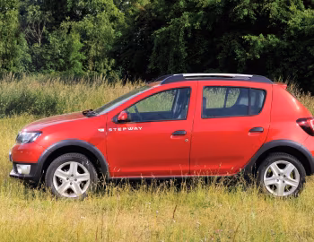 Dacia Sandero Stepway [UK-spec] '2013–16