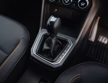 Интерьер Dacia Sandero Stepway [UK-spec] '2021–22