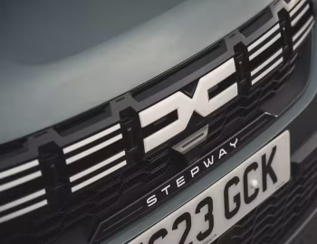 Logo Dacia Sandero Stepway "Extreme" [UK-spec] '2023–pr.