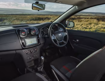 Интерьер Dacia Sandero Stepway "Techroad" [UK-spec] '03.2019–03.2020