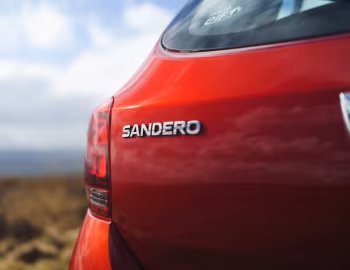 Dacia Sandero Stepway "Techroad" [UK-spec] '03.2019–03.2020