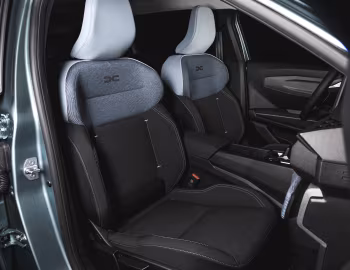 Інтер'єр Dacia Striker Hybrid [Worldwide] '2026