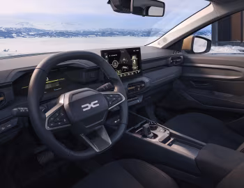 Торпедо Dacia Striker Hybrid 4x4 [Worldwide] '2026