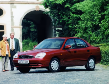 Daewoo Nubira Sedan [Worldwide] '1999–2003