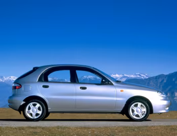 Daewoo Lanos 5-door [Worldwide] (T100) '1997–2000
