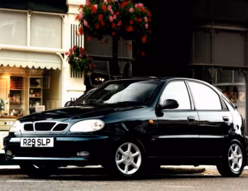 Daewoo Lanos 5-door [UK-spec] (T100) '1997–2000