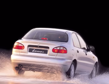 Daewoo Lanos Sedan [Worldwide] (T100) '1997–2000
