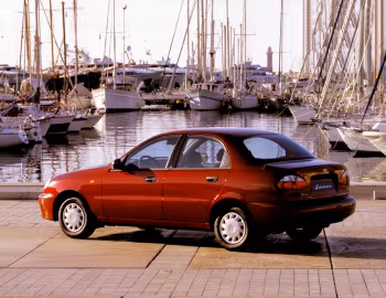 Daewoo Lanos Sedan [Worldwide] (T100) '1997–2000