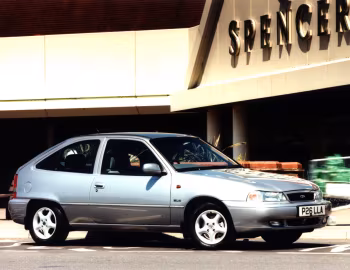 Daewoo Nexia 3-door [UK-spec] '1995–97