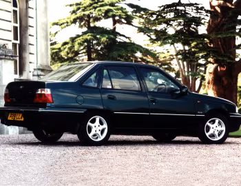 Daewoo Nexia Sedan [UK-spec] '1995–97
