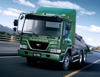 Daewoo Ultra Novus 6×4 Tractor '06.2004–08