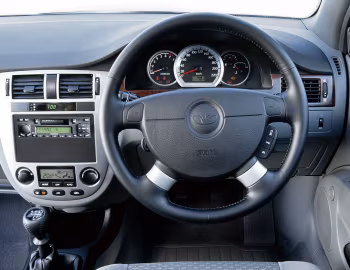Panneau avant Daewoo Nubira [UK-spec] '2003–04