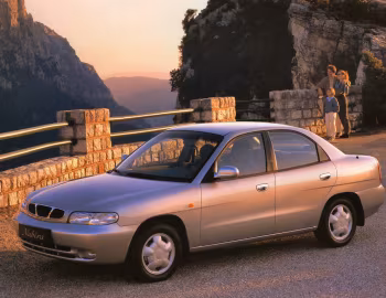 Daewoo Nubira Sedan [Worldwide] '1997–99
