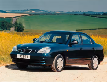 Daewoo Nubira Saloon [UK-spec] '1999–2003