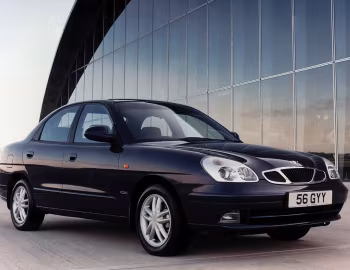 Daewoo Nubira Saloon [UK-spec] '1999–2003