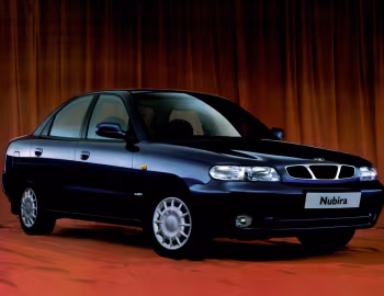 Daewoo Nubira Saloon [UK-spec] '1997–99