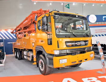 Tata Daewoo Novus SE 450 PS 6×4 with DongYang DMC43X-5RZ concrete pump '2015–????