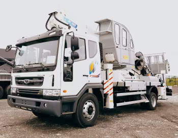 Tata Daewoo Novus SE 4×2 with Horyong Sky 450SF (CC4CT) '2022–pr.