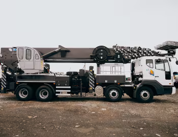 Tata Daewoo Novus SE 8×4 with Horyong Sky 750N (CR9CS) '2022–pr.