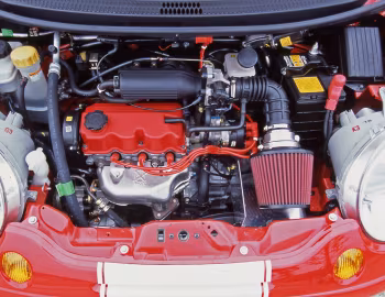 Under The Hood Tommykaira m08 '2004–05