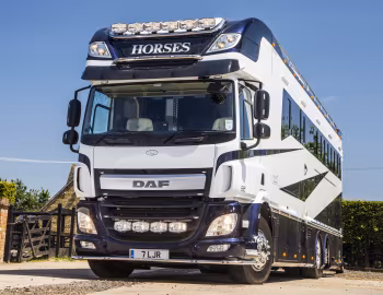 DAF CF 510 6×2 FAR Space Cab Horsebox [UK-spec] '2013–24