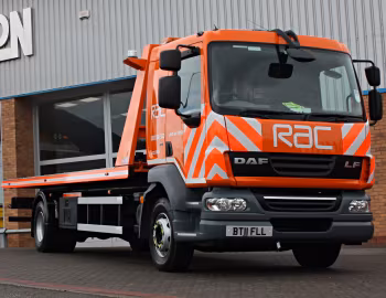 DAF LF55 4×2 FA Sleeper Cab Car Carrier [UK-spec] '2006–13