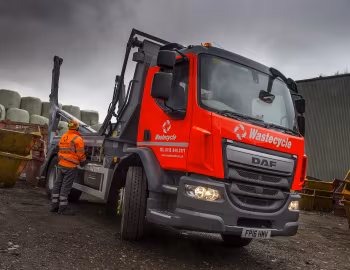 DAF LF 220 FA 4×2 Day Cab PR18 Skip-Loader [UK-spec] '2016