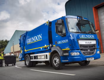 DAF LF 220 FA 4×2 Day Cab NTM-GB K-Maxi Rear-Loader [UK-spec] '2014–15