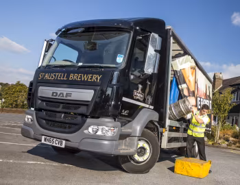 DAF LF 220 FA 4×2 Day Cab [UK-spec] '2015–16
