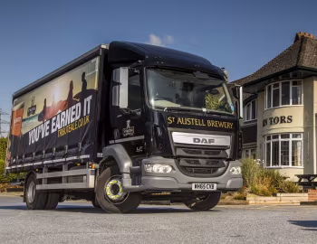 DAF LF 220 FA 4×2 Day Cab [UK-spec] '2015–16