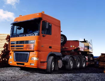 DAF XF95 8×4 FTM Space Cab '2002–06