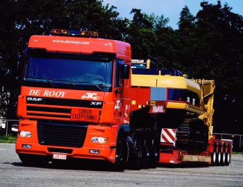 DAF XF95 8×4 FTM Space Cab '2002–06